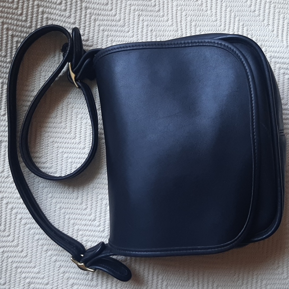 COACH Vintage 1990s Classic Black Leather Saddle Bag Purse Style 9170
